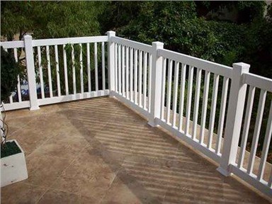 Винилови стълбове за ограда на открито