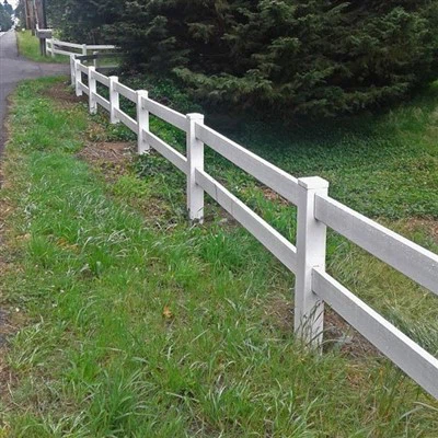 Бяла PVC ограда за ранчо с 2 релси