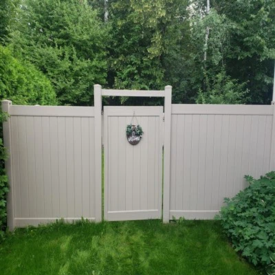 H след PVC ограда